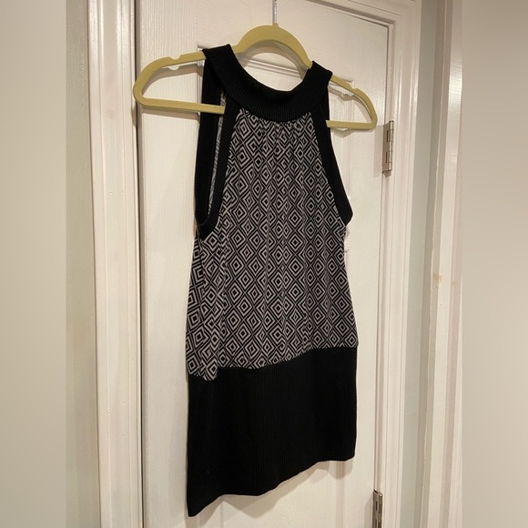 Papaya Size Size L Black Geometric Ribbed Knit Sleeveless Halter Pullover Top - Picture 2 of 12